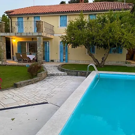 Vila Ella Willa