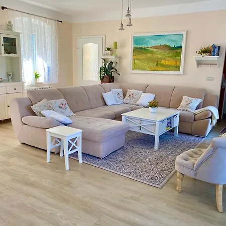 Vila Ella *